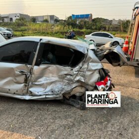 Fotos de Vídeo mostra carreta desgovernada atingindo quatro carros em Maringá