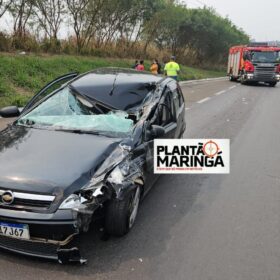 Fotos de Carro fica destruído após colisão com caminhão entre Iguatemi e Maringá