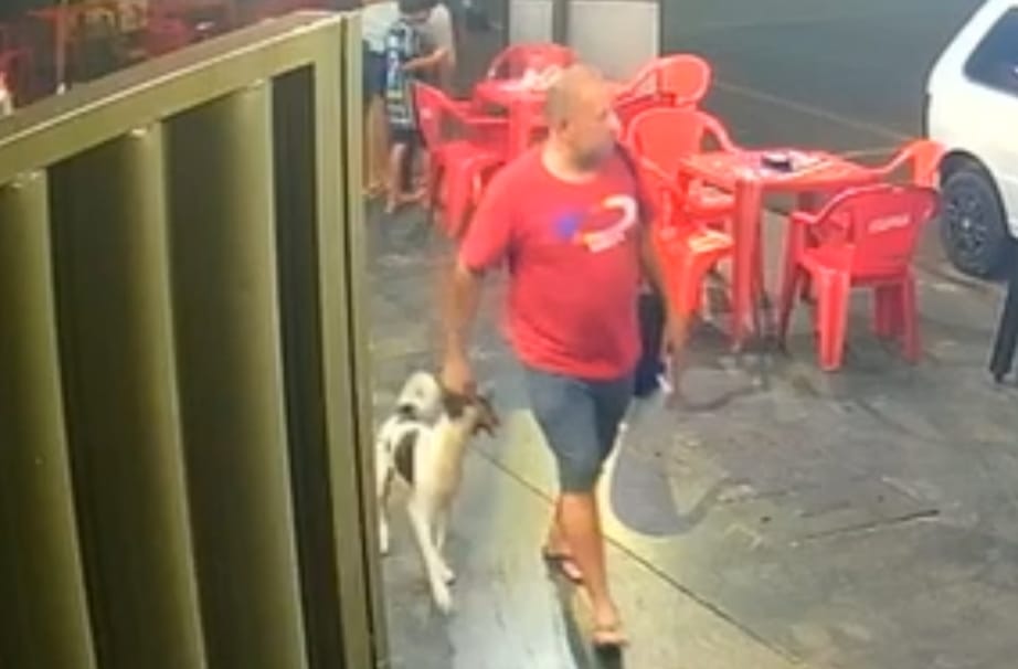 Fotos de Cachorro ‘rouba’ espetinho em Sarandi e vídeo viraliza nas redes sociais