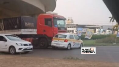 Fotos de Carro de autoescola é arrastado por carreta na Avenida Colombo entre Maringá e Sarandi  