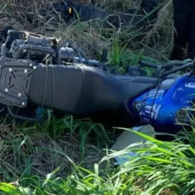 Fotos de Homem com moto com placa de Maringá morre após grave acidente na BR-376; caminhoneiro fugiu