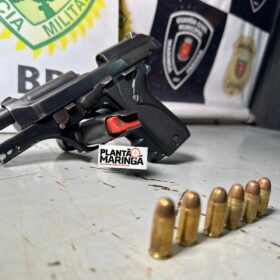 Fotos de Homem é preso após realizar disparos de arma de fogo e ensinar filha menor de idade a atirar em Maringá