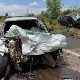 Fotos de Três pessoas morrem no choque entre veículos trecho da BR-487