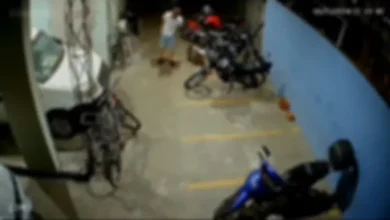 Fotos de Vigilante tem moto furtada em UPA de Sarandi; VÍDEO