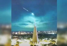 Fotos de Câmera flagra meteoro riscando o céu de Maringá; veja o vídeo