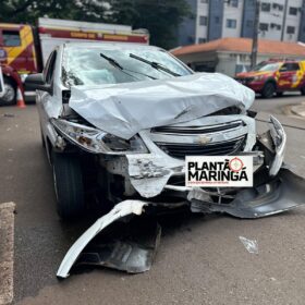 Fotos de Câmera registra carro avançando preferencial e provocando acidente em Maringá