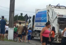 Fotos de Criança morre ao ser atropelada por caminhão de coleta de lixo no PR