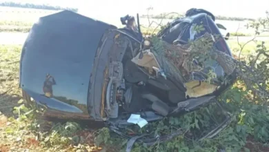 Fotos de Dois adolescentes morrem e três jovens ficam gravemente feridos após carro bater contra árvore no Paraná