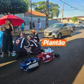 Fotos de Idoso é hospitalizado em estado grave após acidente entre carro e moto elétrica em Maringá