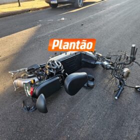 Fotos de Idoso é hospitalizado em estado grave após acidente entre carro e moto elétrica em Maringá