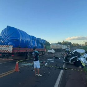 Fotos de Quatro pessoas morrem em acidente na PR-182