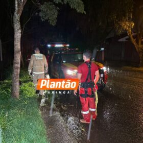 Fotos de Adolescente é resgatado após ser surpreendido por tromba d'água em Maringá