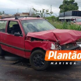 Fotos de Caminhonete capota duas vezes depois de batida em Mandaguaçu