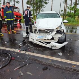 Fotos de Enfermeiras que haviam acabado de sair de plantão colidem frontalmente em grave acidente na região