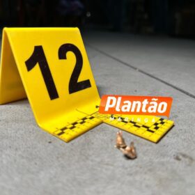 Fotos de Câmera registrou homem sendo executado a tiros na frente da esposa e do filho em Sarandi