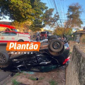 Fotos de Acidente no Jardim América deixa veículo capotado e uma pessoa ferida