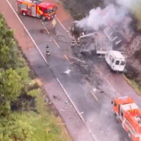 Fotos de Caminhão-tanque explode em acidente com três veículos e deixa dois mortos e nove feridos na BR-369