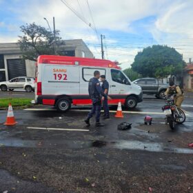 Fotos de Casal em motocicleta fica ferido em acidente no Jardim Alvorada, em Maringá