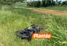 Fotos de Corpo de homem é encontrado caído ao lado de motocicleta