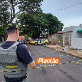 Fotos de Homem é executado com 14 tiros na frente da casa da mãe em Sarandi