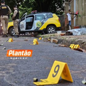 Fotos de Homem é executado com 14 tiros na frente da casa da mãe em Sarandi