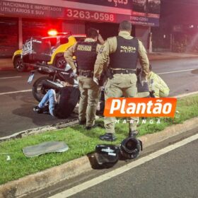 Fotos de Câmera registra acidente entre duas motos que deixou mulher em estado gravíssimo, em Maringá