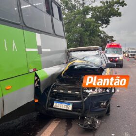 Fotos de Colisão entre viatura da PRF e ônibus deixa dois policiais feridos na BR-376, em Mandaguaçu