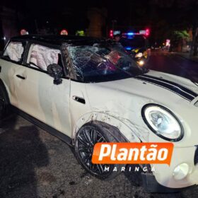 Fotos de Condutora abandona veículo após capotamento na Avenida São Paulo