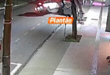 Fotos de Condutora abandona veículo após capotamento na Avenida São Paulo