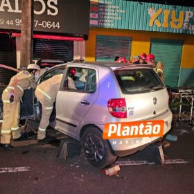 Fotos de Câmera registra acidente com motorista suspeito de estar embriagado em Maringá