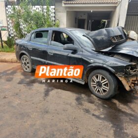 Fotos de Carro pega fogo após motorista com suspeita de embriaguez perde controle e bater com muro em Mandaguaçu