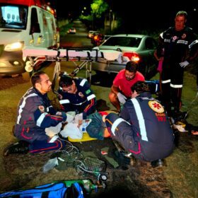 Fotos de Motociclista é intubado após queda de moto em Maringá