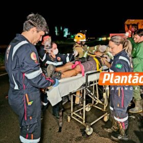 Fotos de Motociclista fica gravemente ferido após bater na traseira de caminhão em Maringá